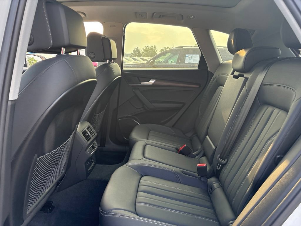 Used 2023 Audi Q5 2.0T Premium w/ Convenience Package AWD/4WD image 14