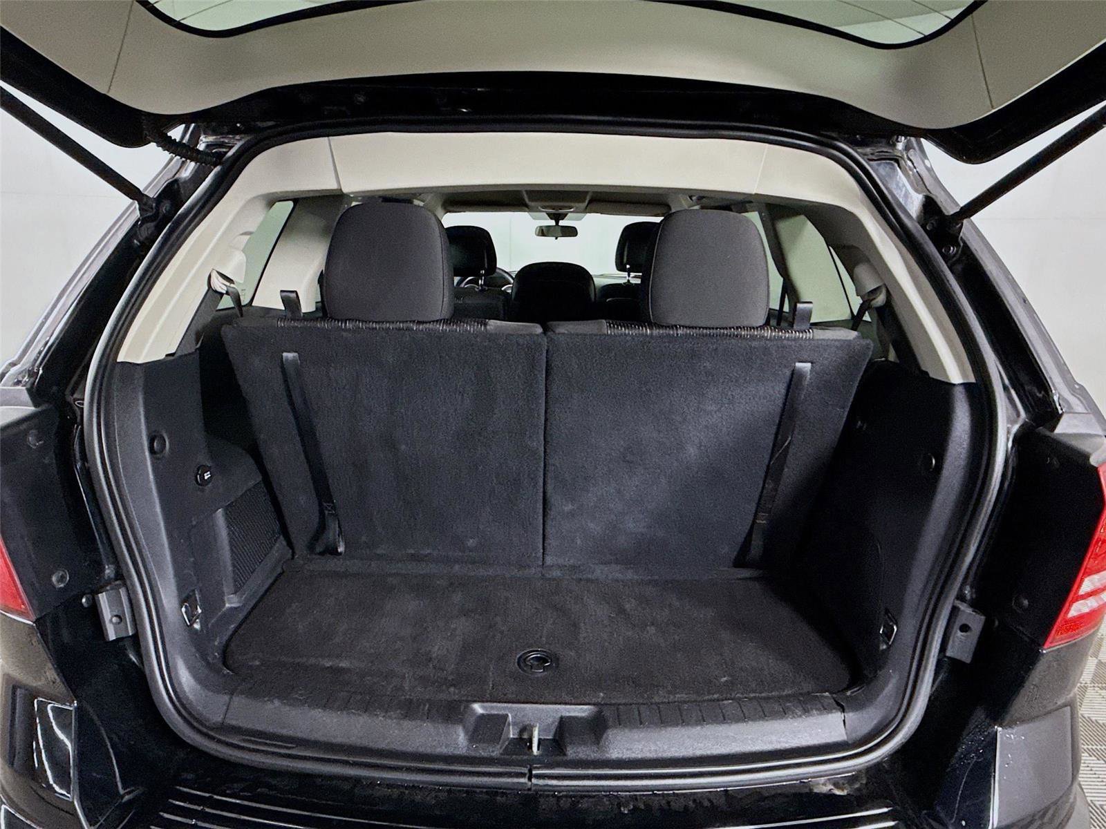 Used 2018 Dodge Journey SE w/ Blacktop Package FWD image 14