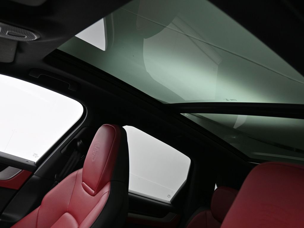 Certified 2025 Porsche Cayenne S image 9