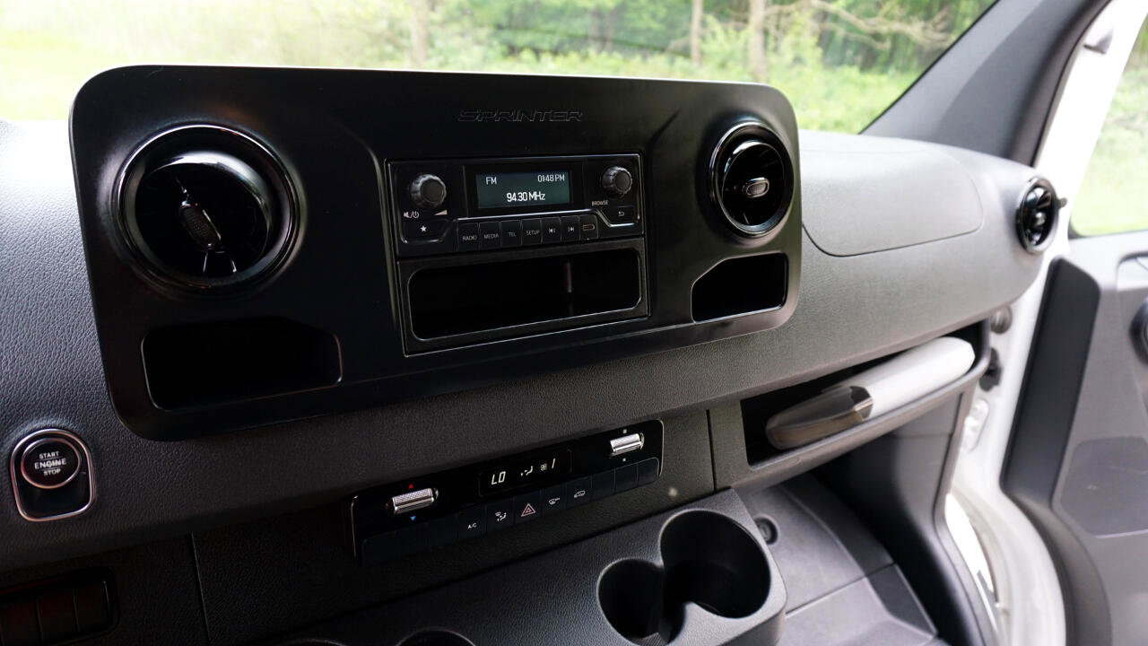 Used 2019 Mercedes-Benz Sprinter 1500 image 17