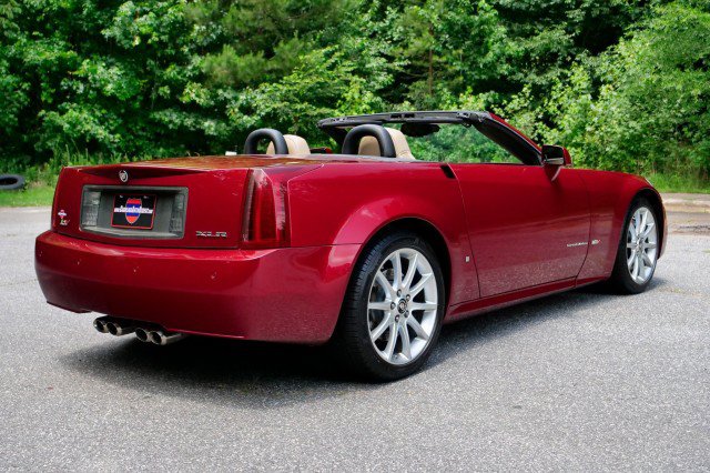 Used 2007 Cadillac XLR V RWD image 54