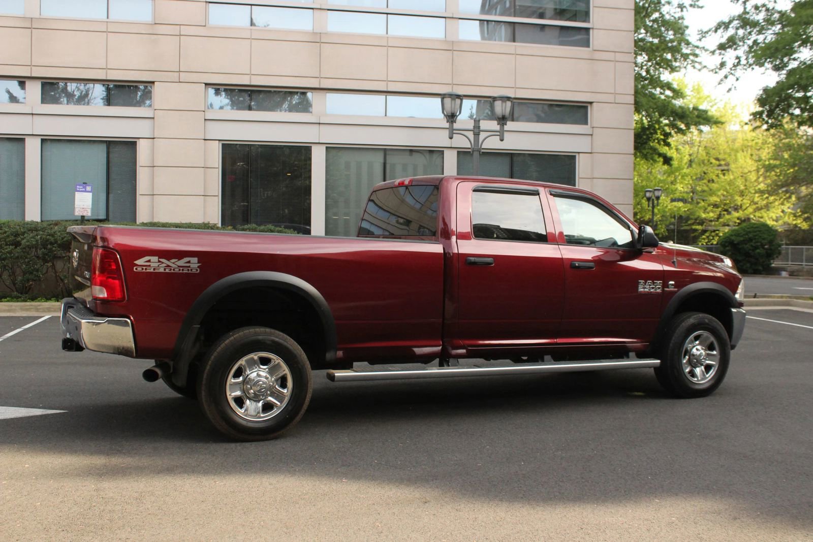 Used 2018 RAM 2500 Tradesman w/ Chrome Appearance Group AWD/4WD image 7