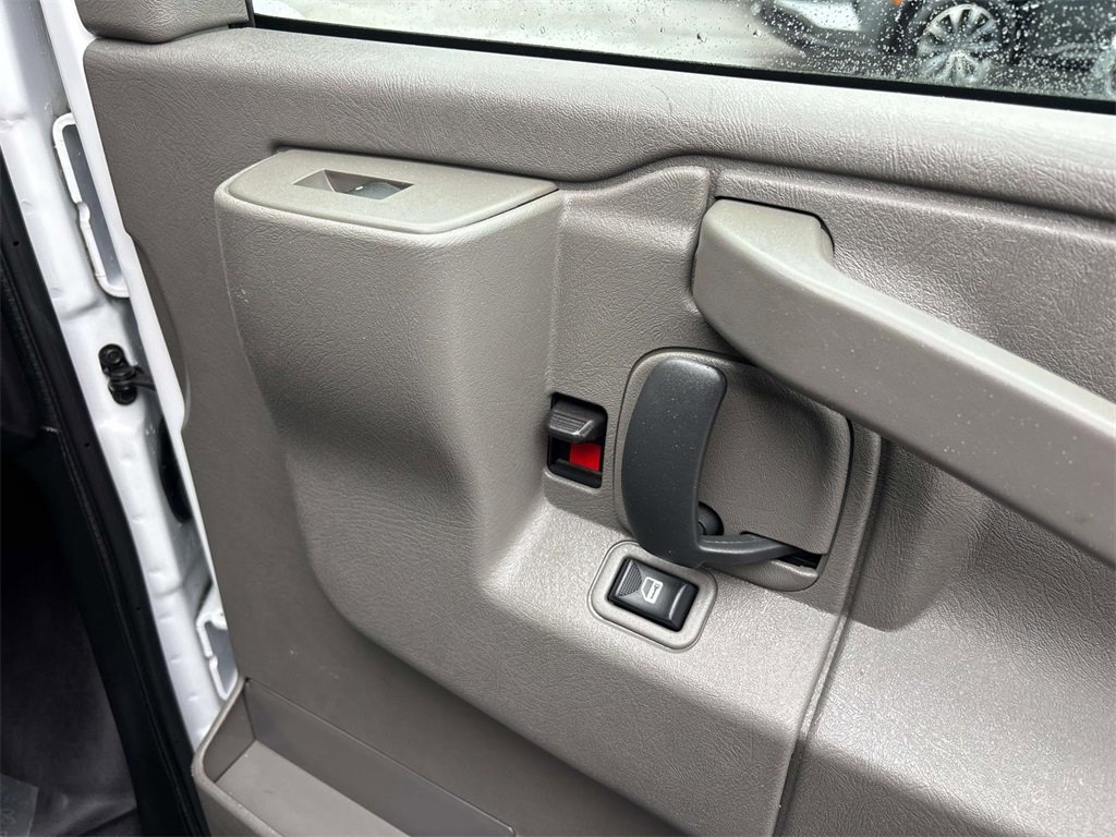 Used 2024 Chevrolet Express 2500 w/ Driver Convenience Package image 15