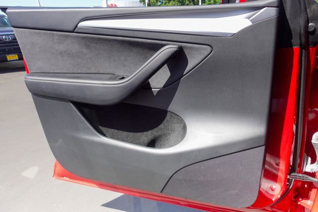 Used 2023 Tesla Model Y Performance image 17