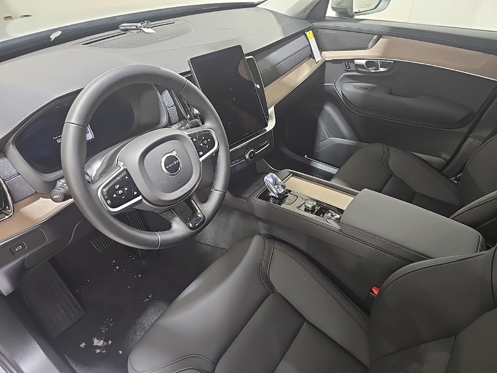 New 2026 Volvo XC90 B6 Plus w/ Protection Package Premier AWD/4WD image 18
