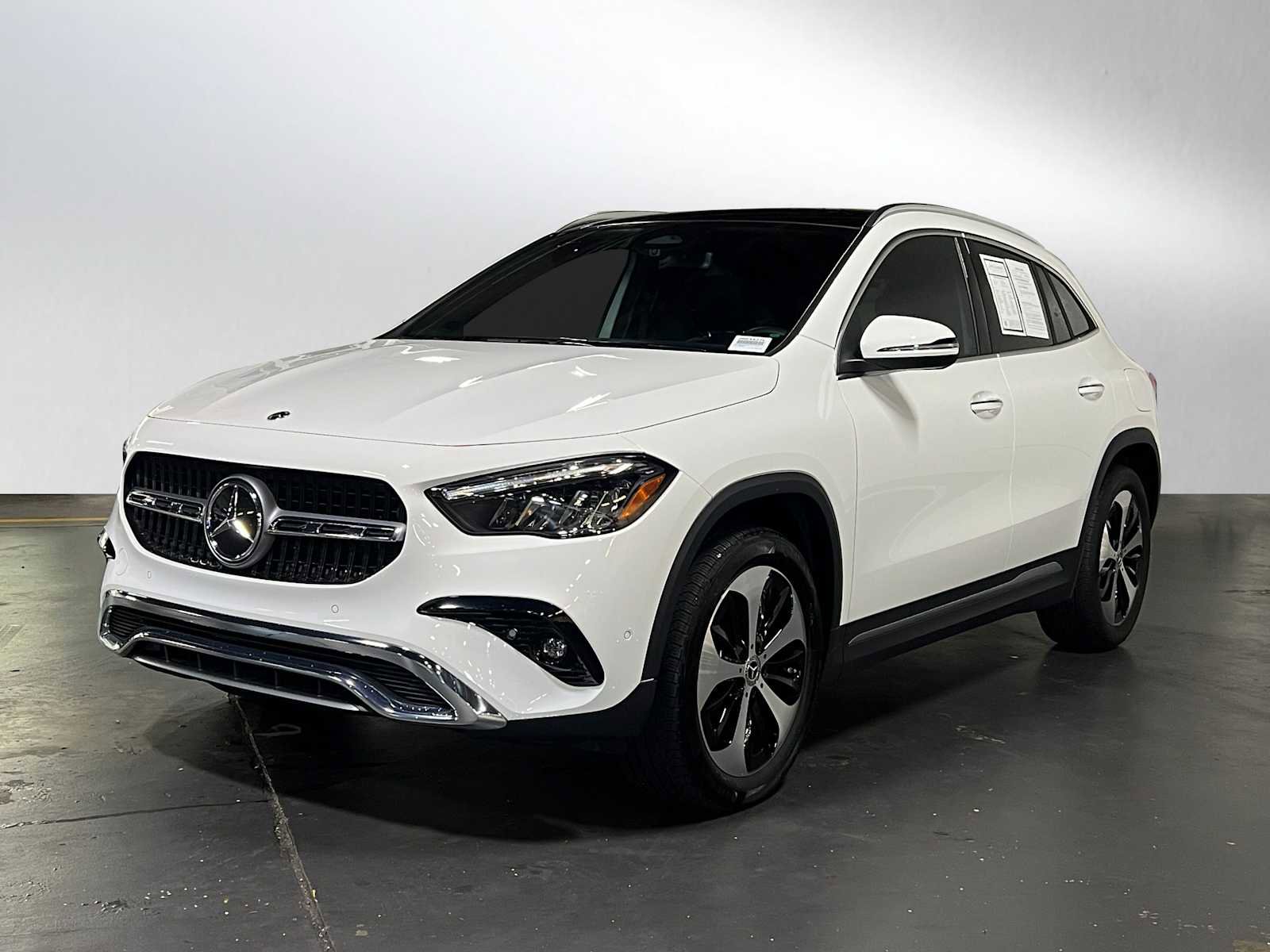 Used 2025 Mercedes-Benz GLA 250 4MATIC image 3