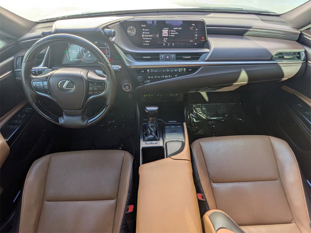 Used 2020 Lexus ES 300h w/ Premium Package image 14