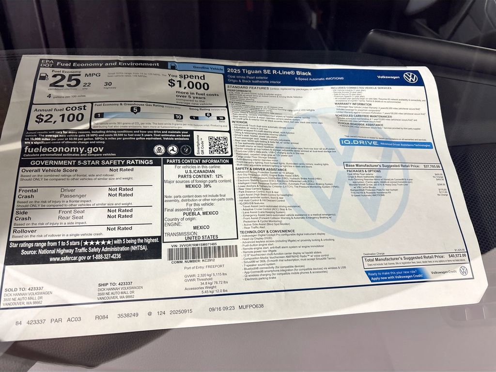 New 2025 Volkswagen Tiguan SE R-Line image 24