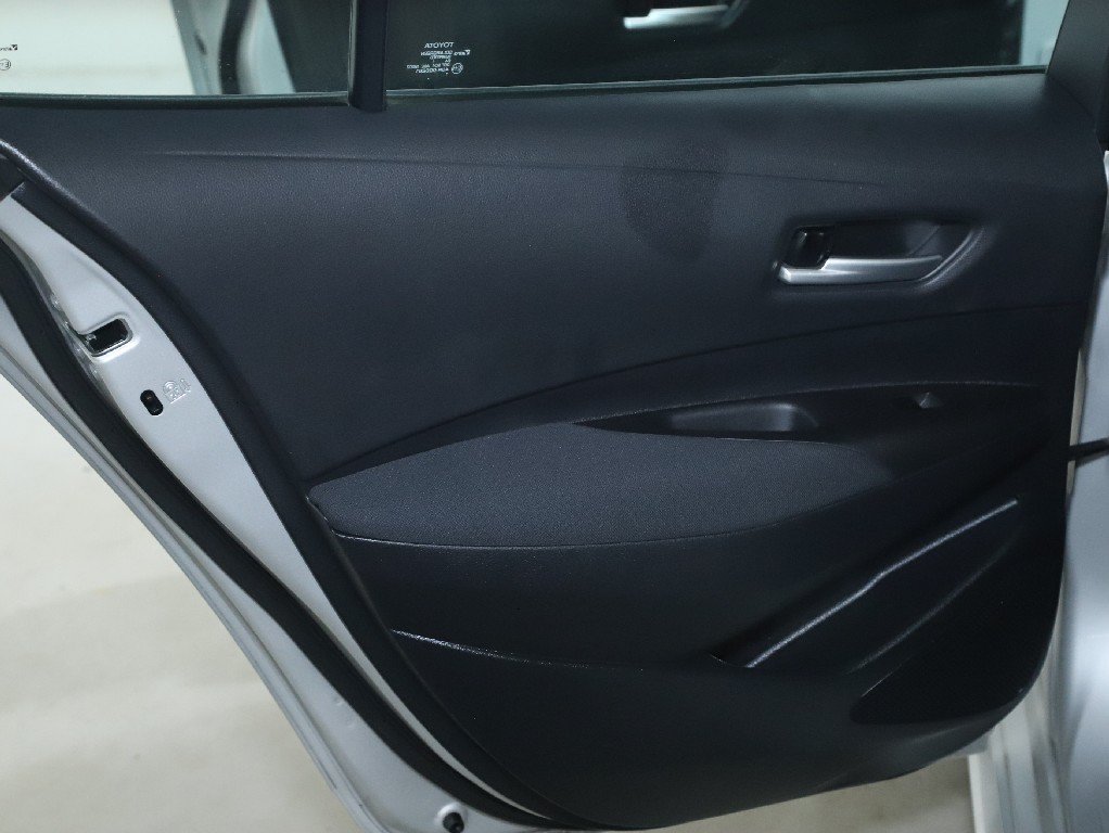Used 2021 Toyota Corolla LE w/ Carpet Mat Package (TMS) FWD image 13