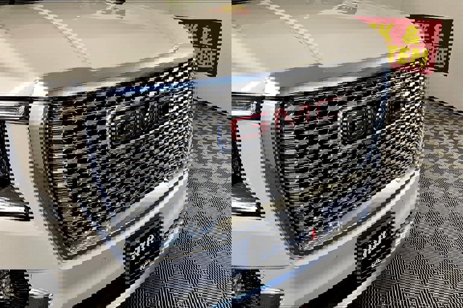 Certified 2023 GMC Yukon XL Denali image 28