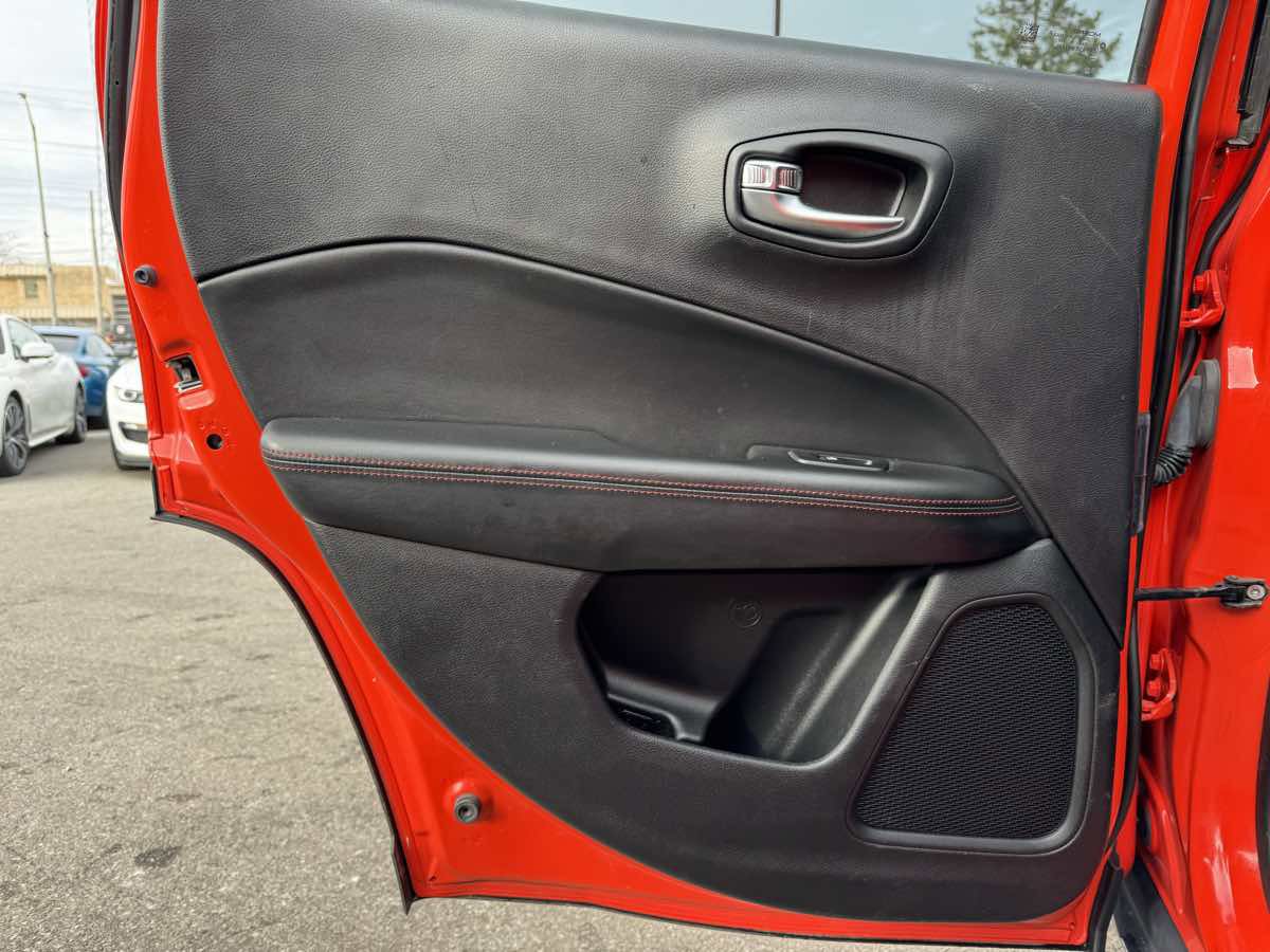 Used 2019 Jeep Compass Trailhawk w/ Cold Weather Group image 41