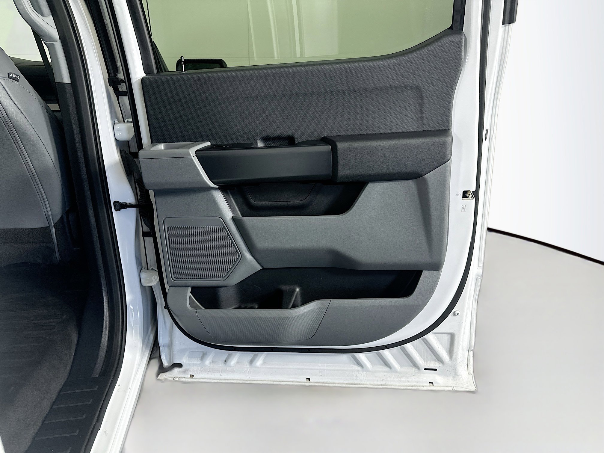 Used 2023 Ford F150 Lightning Pro w/ Tow Technology Package image 30