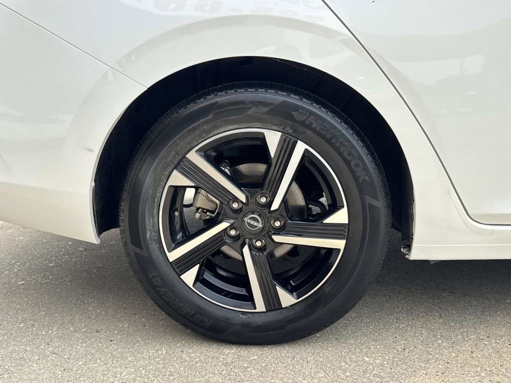 Used 2025 Nissan Sentra SV FWD image 15
