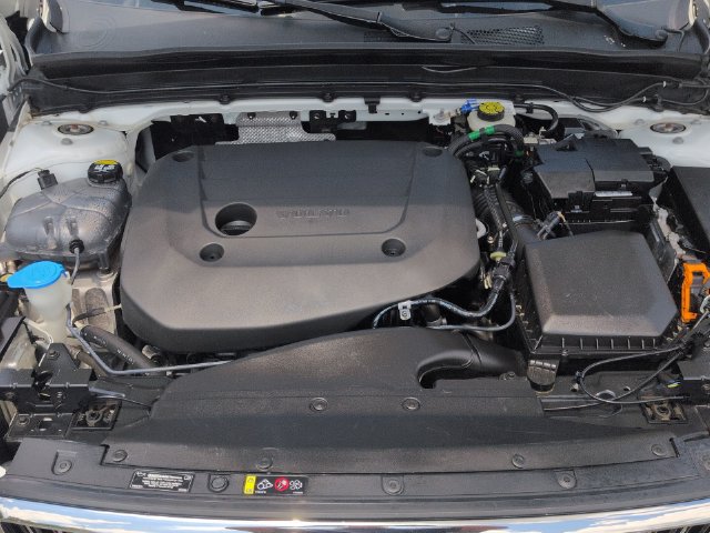 Used 2024 Volvo XC40 B5 Core AWD/4WD image 32