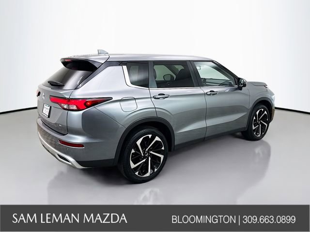 Used 2024 Mitsubishi Outlander SE Black Edition image 12