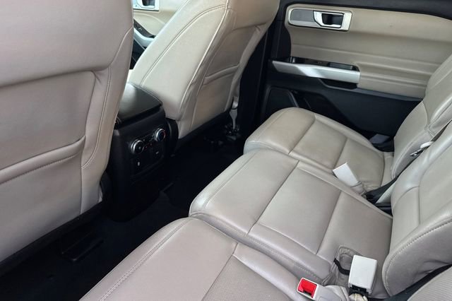 Used 2023 Ford Explorer Limited image 13