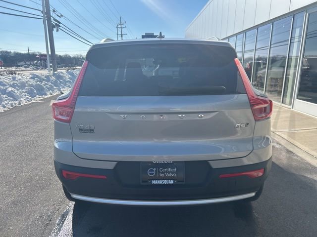 Certified 2025 Volvo XC40 B5 Plus image 4