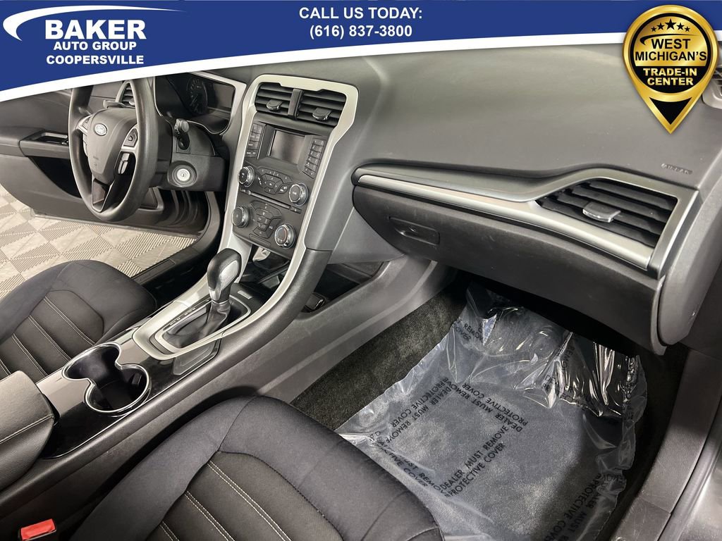 Used 2015 Ford Fusion SE image 26