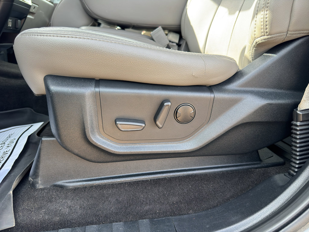 Used 2019 Ford F150 Lariat w/ Equipment Group 501A Mid image 18