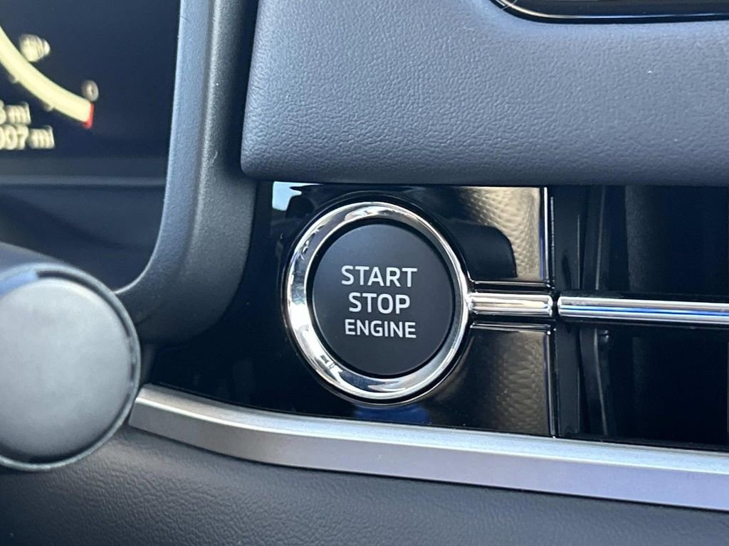 New 2026 Mitsubishi Outlander SE FWD image 32
