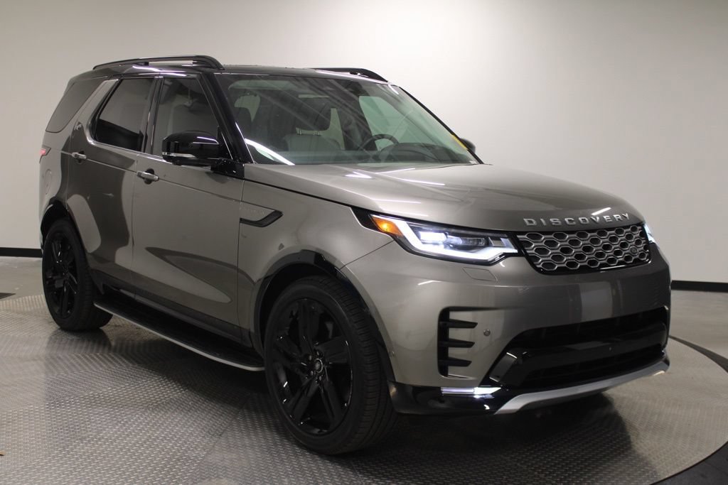 Used 2025 Land Rover Discovery Metropolitan Edition AWD/4WD image 9