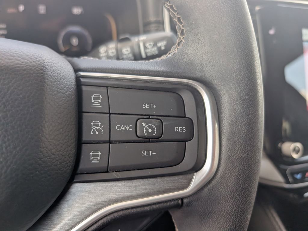 Used 2025 Jeep Wagoneer Series II w/ Convenience Group I image 17