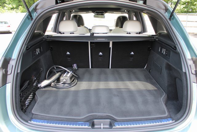 Used 2025 Mercedes-Benz GLC 350e 4MATIC w/ AMG Line image 12