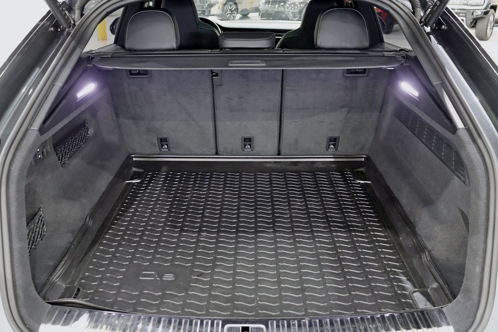 Used 2022 Audi SQ8 Prestige AWD/4WD image 42