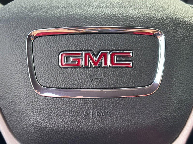 Certified 2023 GMC Acadia SLE w/ Driver Convenience Package image 20