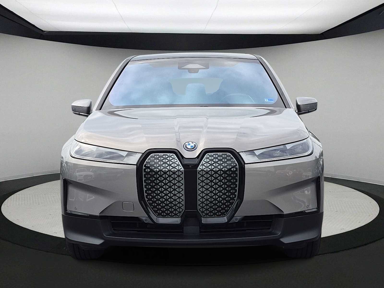Used 2024 BMW iX xDrive50 w/ Radiant Heating Package AWD/4WD image 3