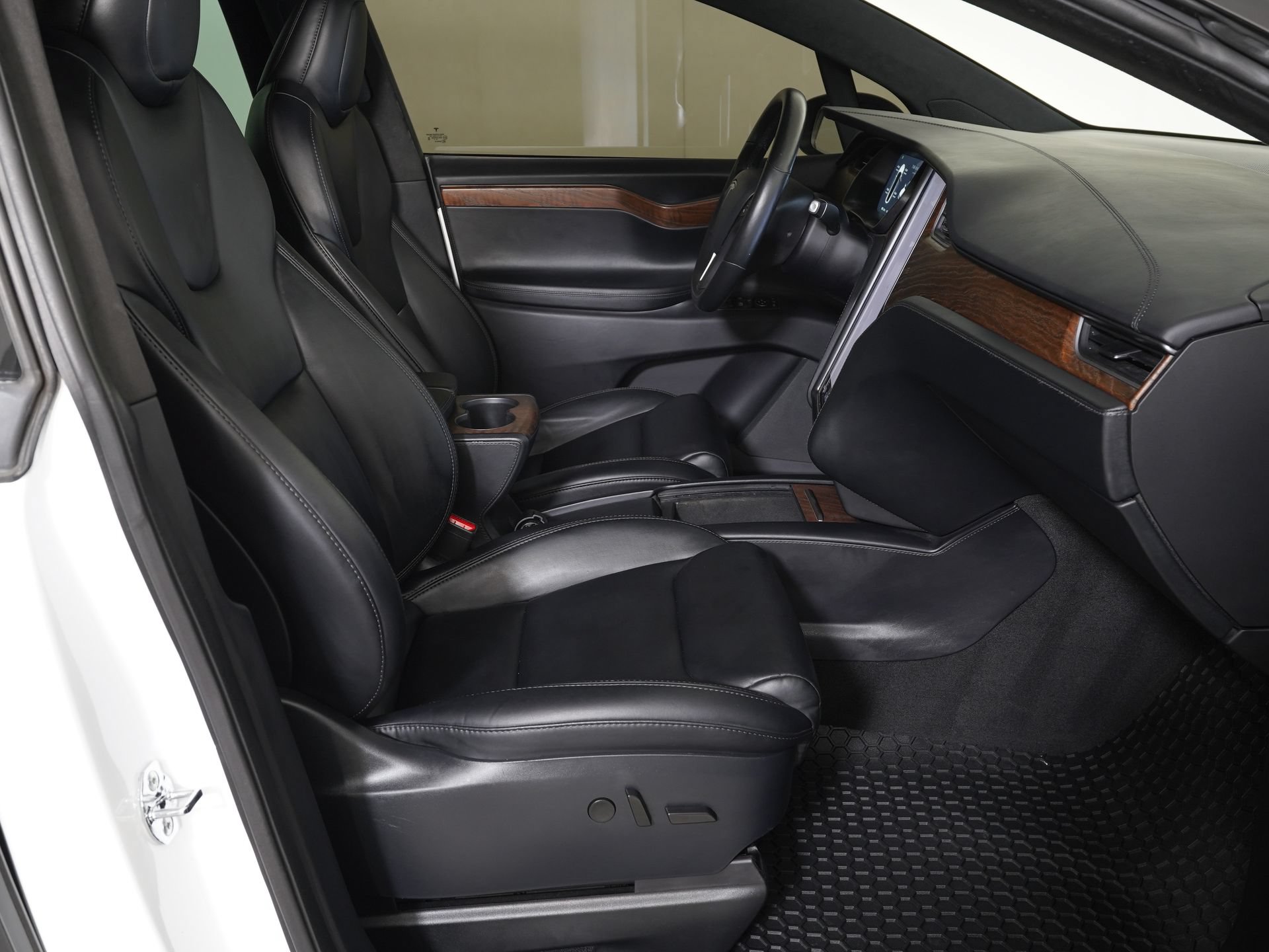 Used 2021 Tesla Model X Long Range AWD/4WD image 9