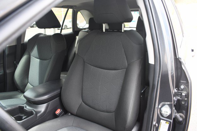 Certified 2022 Toyota RAV4 XLE w/ Convenience Package FWD image 17