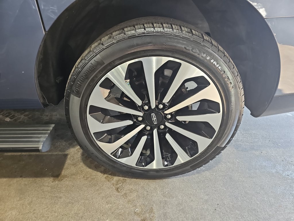 Used 2023 Lincoln Navigator L Reserve AWD/4WD image 41