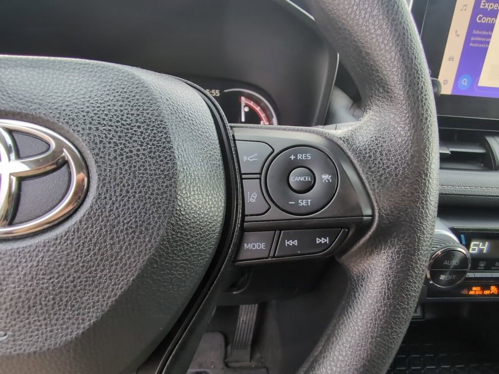 Used 2023 Toyota RAV4 XLE AWD/4WD image 17