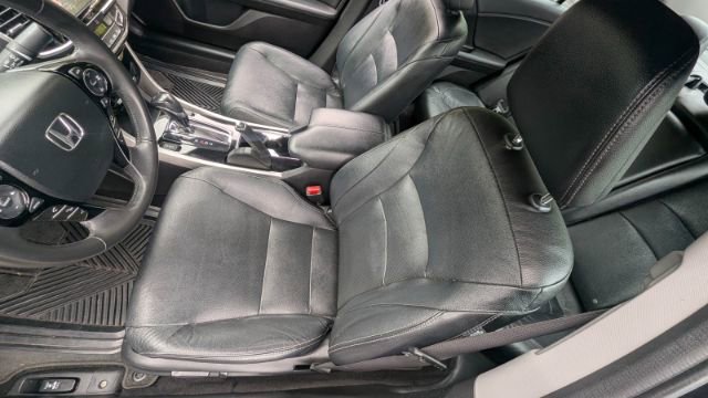 Used 2017 Honda Accord Touring image 17