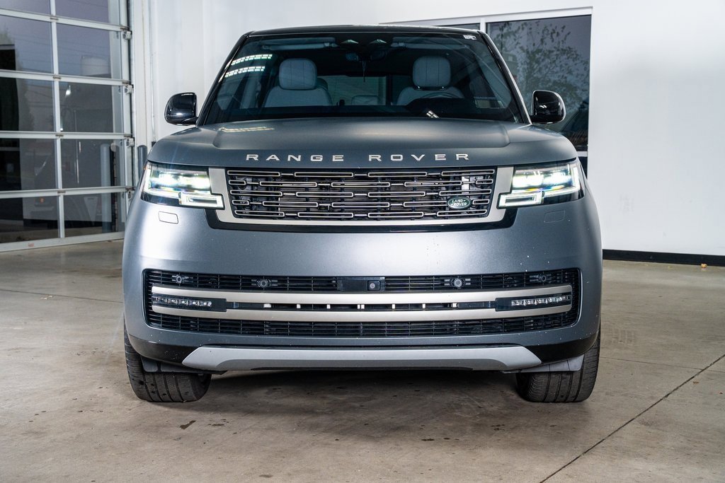 Used 2024 Land Rover Range Rover SE image 3