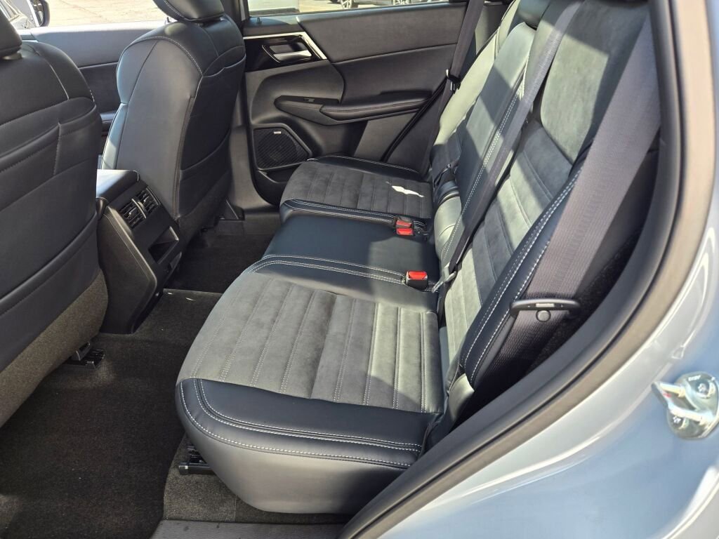 New 2025 Mitsubishi Outlander Trail Edition image 13