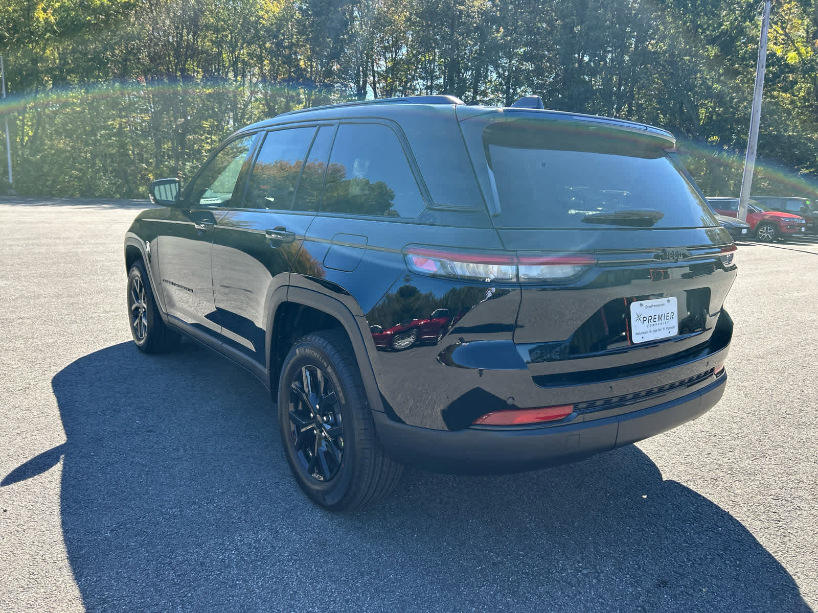 New 2025 Jeep Grand Cherokee Laredo image 10