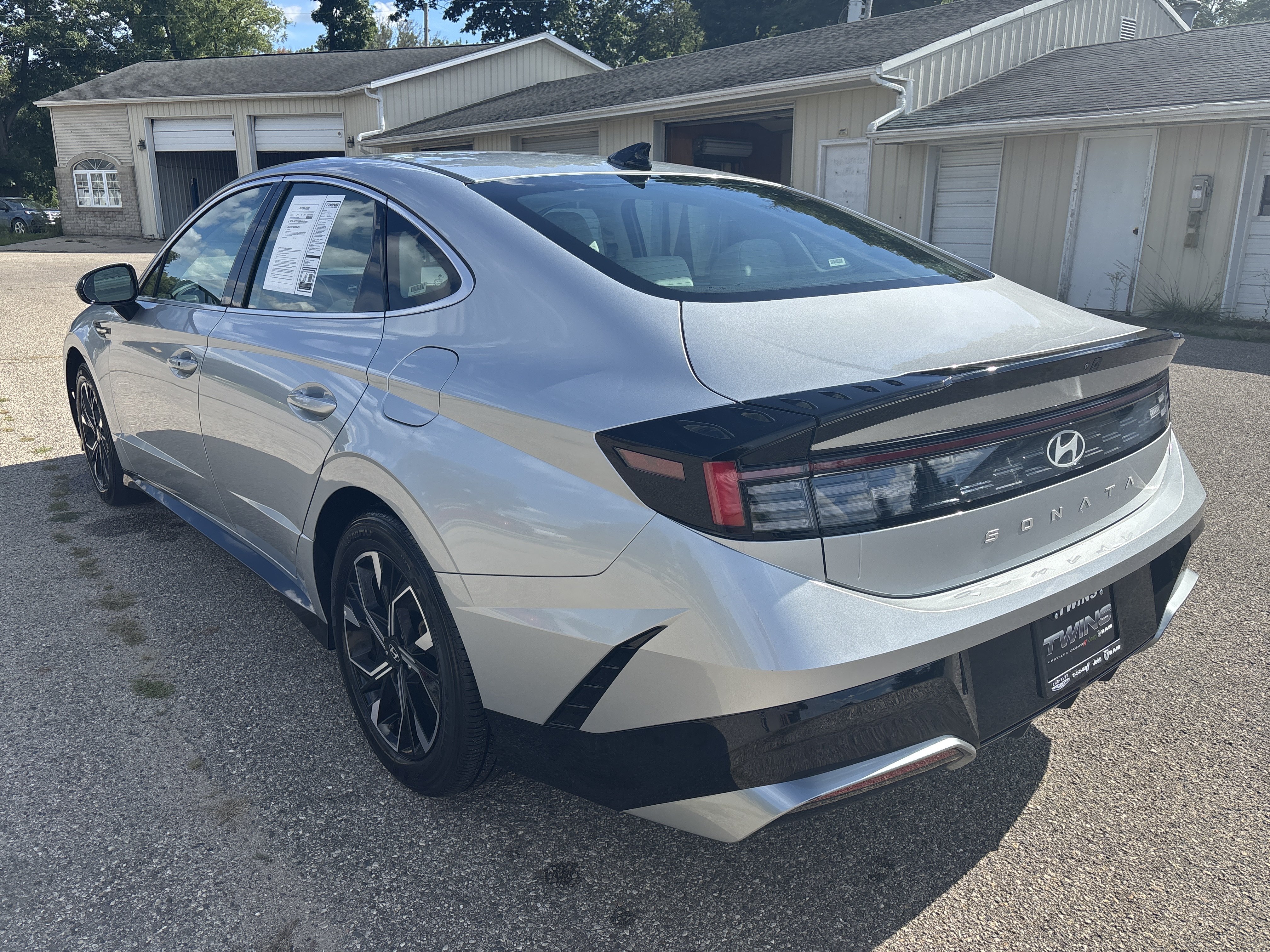 Used 2025 Hyundai Sonata SEL FWD image 7