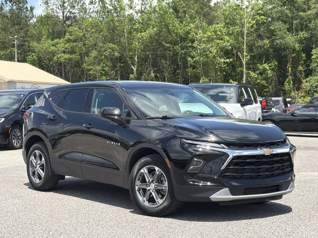Used 2025 Chevrolet Blazer LT FWD image 12