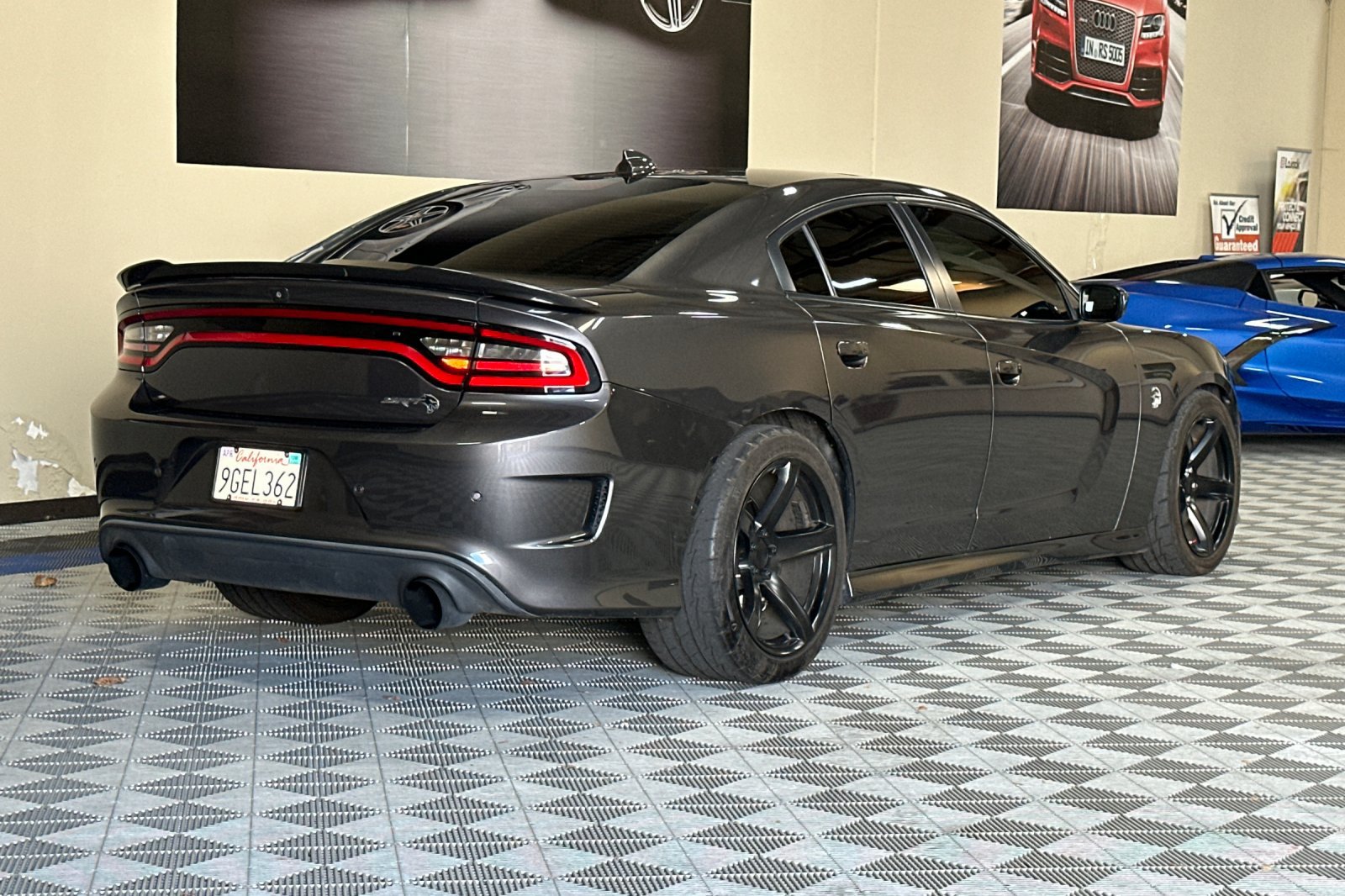 Used 2018 Dodge Charger SRT Hellcat RWD image 4