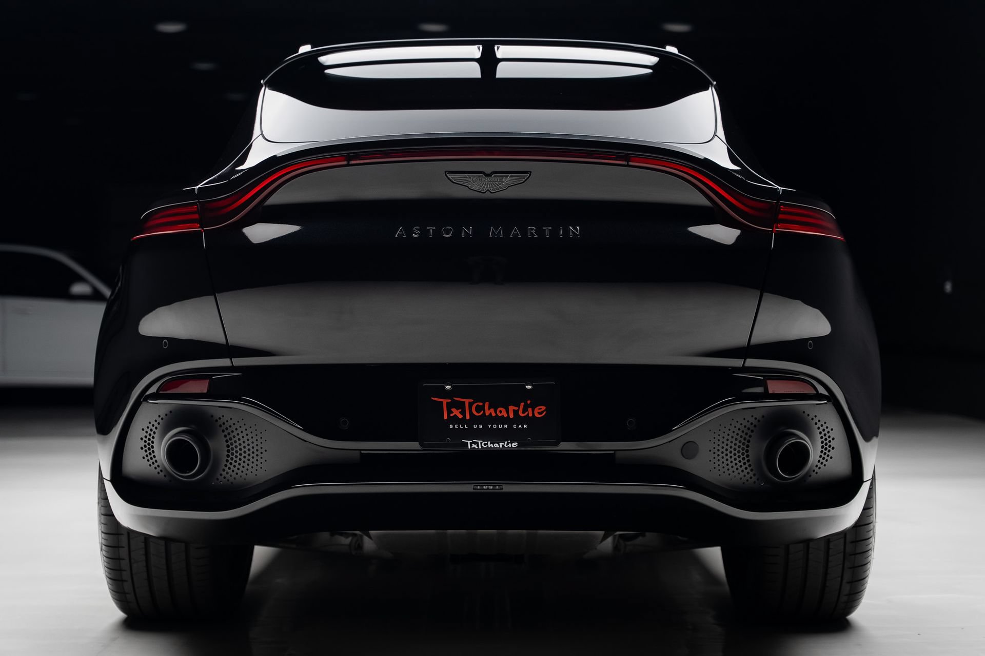 Used 2022 Aston Martin DBX AWD/4WD image 28