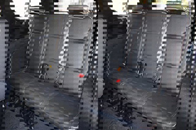 Used 2023 Chevrolet Suburban Premier image 7