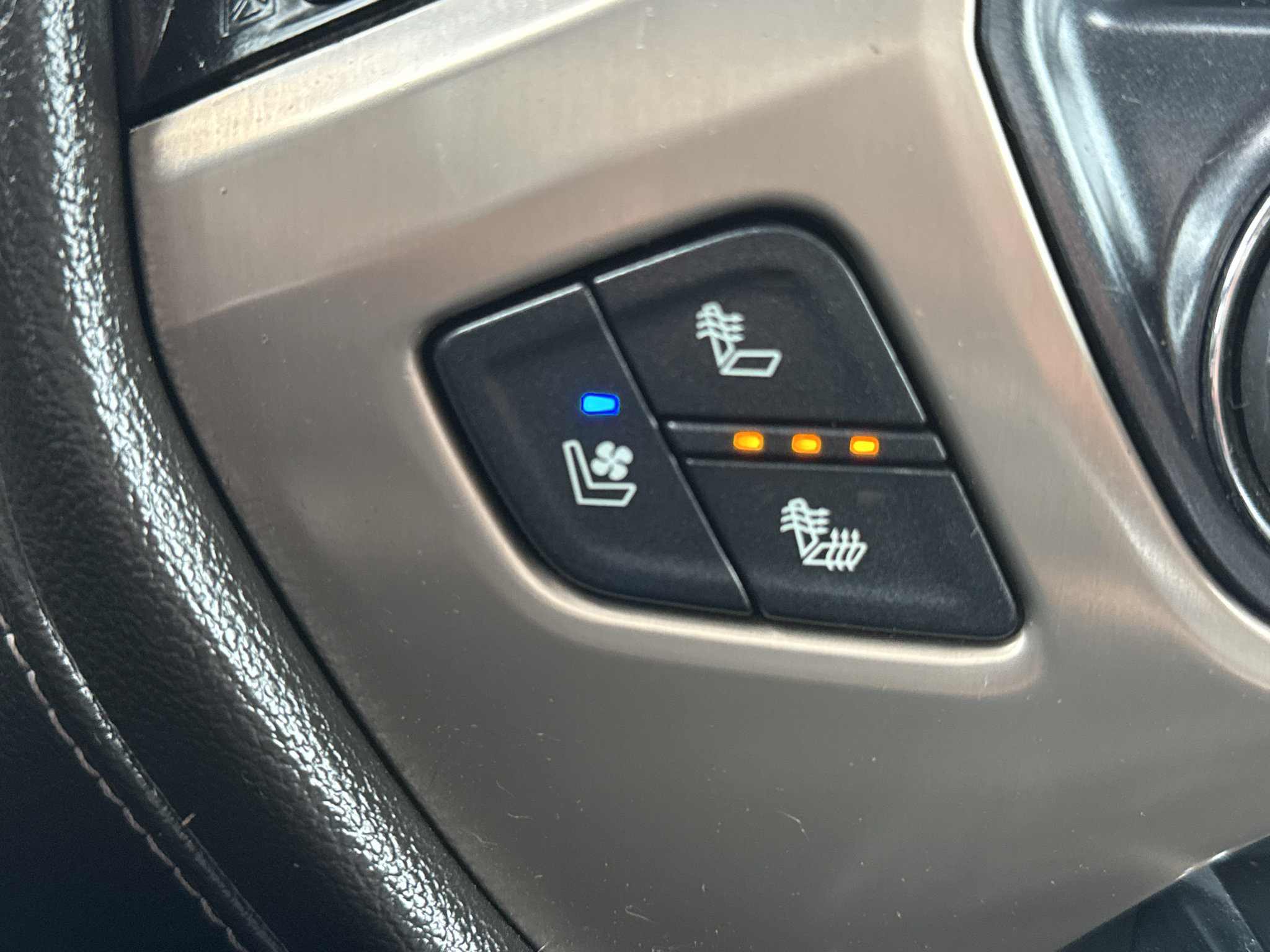 Used 2017 GMC Sierra 3500 Denali w/ Duramax Plus Package AWD/4WD image 32