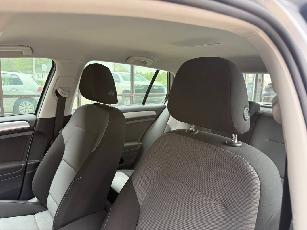 Used 2015 Volkswagen e-Golf Limited Edition FWD image 26