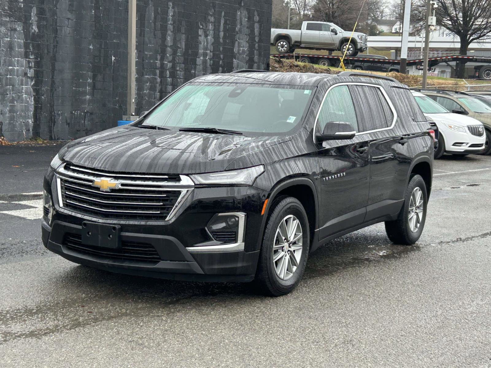 Used 2023 Chevrolet Traverse LT image 7