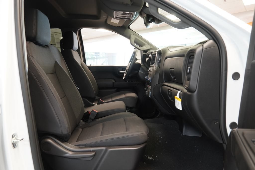New 2026 Chevrolet Silverado 2500 Custom w/ Custom Convenience Package AWD/4WD image 32