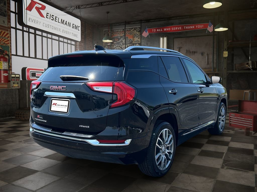 Certified 2024 GMC Terrain Denali w/ Denali Premium Package AWD/4WD image 3