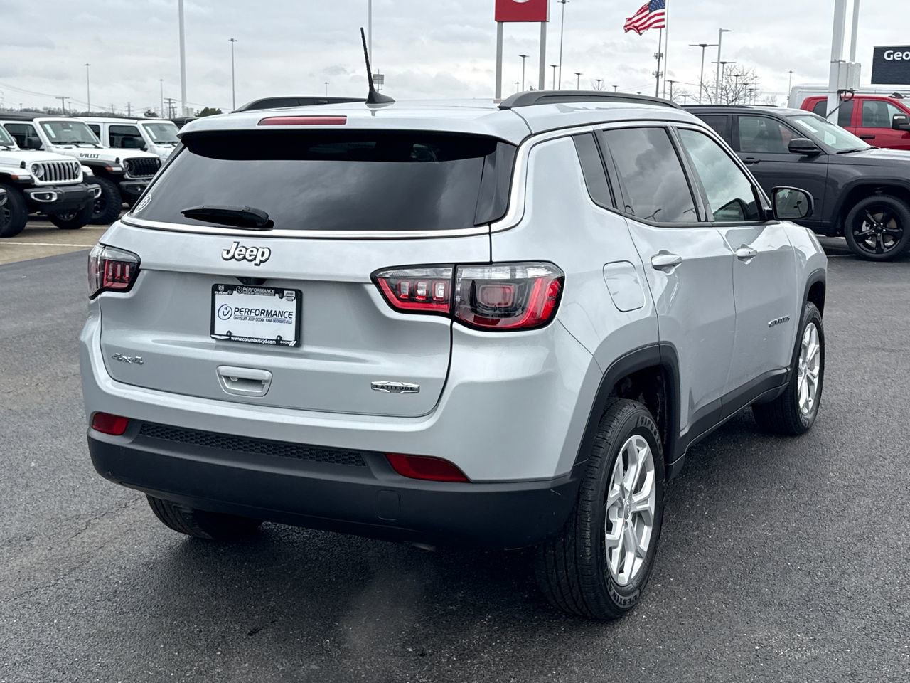 Used 2024 Jeep Compass Latitude w/ Sun and Sound Group image 3