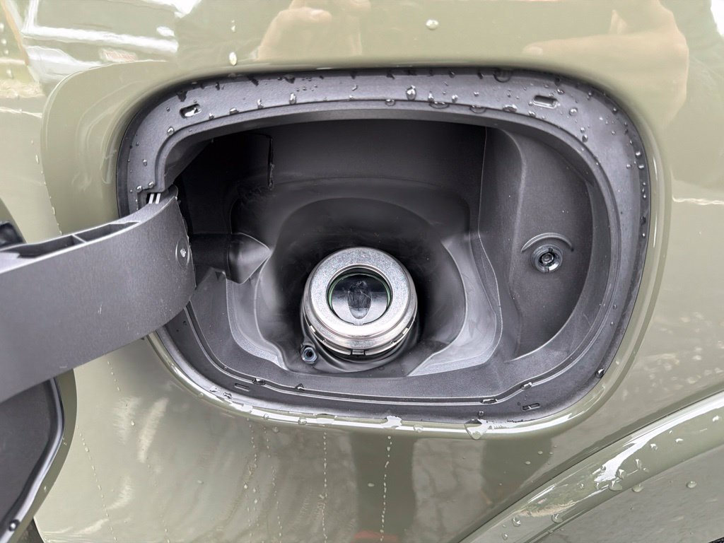 New 2026 RAM 1500 Laramie AWD/4WD image 10